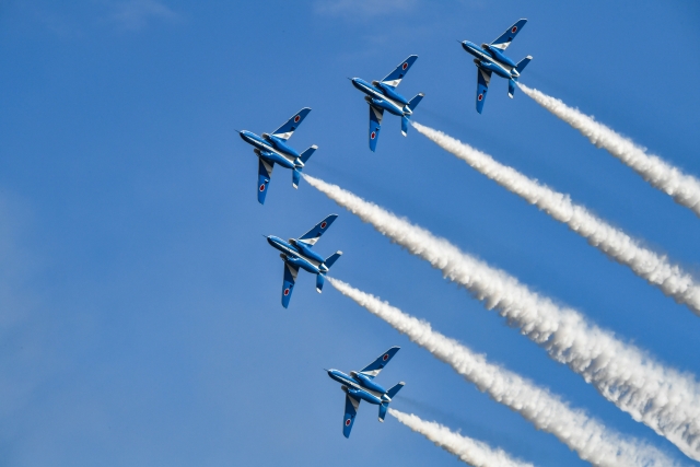 ブルーインパルス パイロット 給料