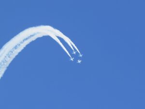 ブルーインパルス パイロット 年収